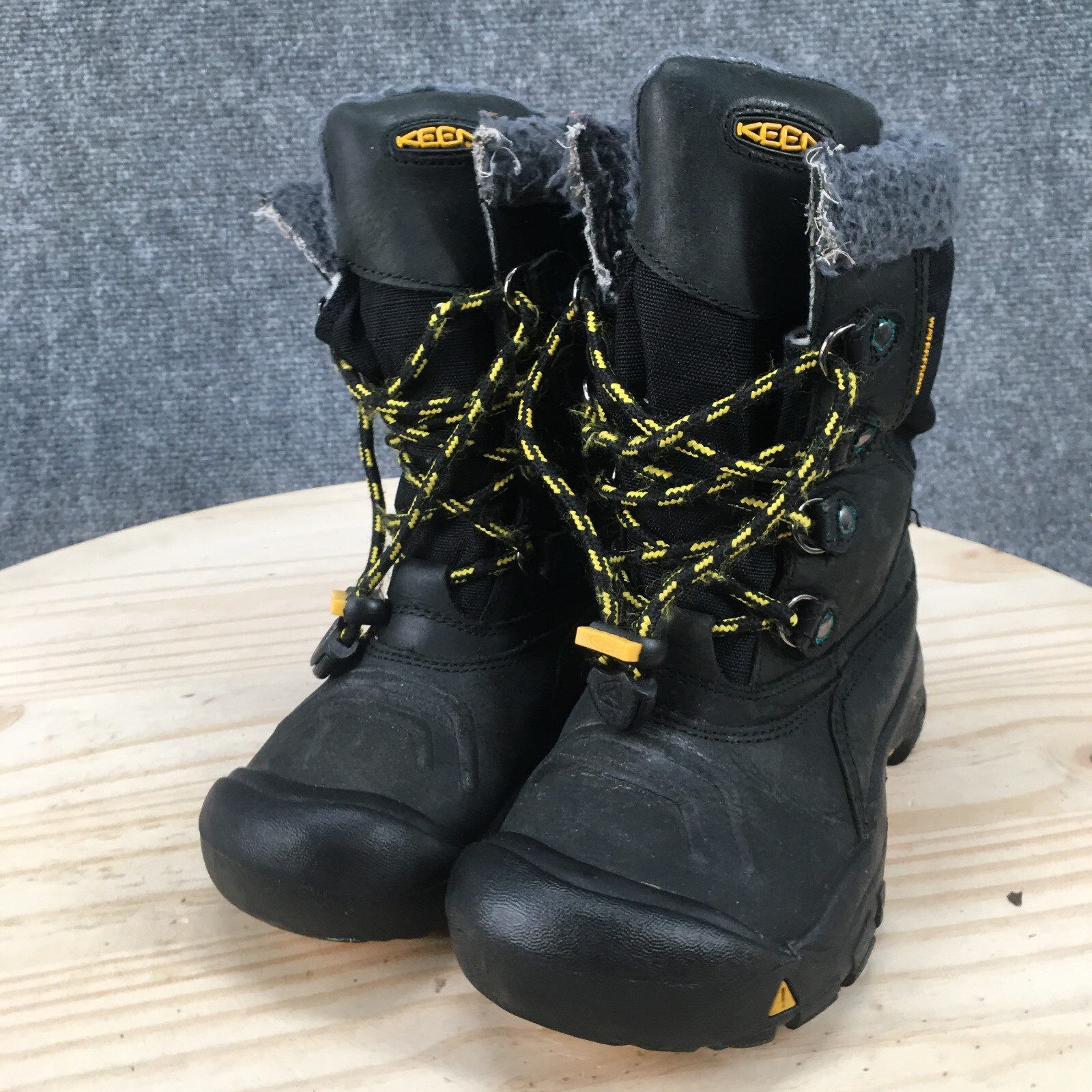 Stivali da trekking impermeabili Keen giovani 1 bacino pelle nera stringati pelliccia sintetica