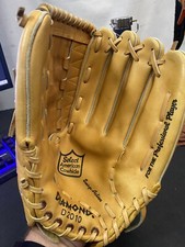 9" Baseball Glove Diamond D-2010 Series. USED