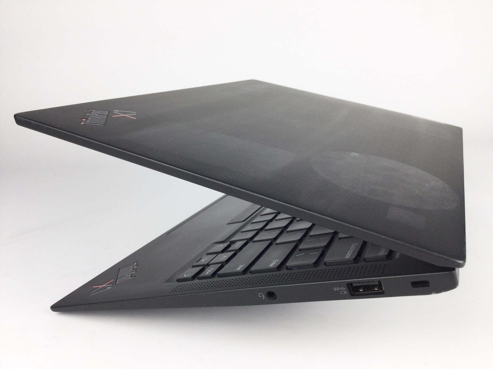 Lenovo X1 Series ThinkPad X1 Carbon Gen 10, 14-Inch Laptop, with Intel Core i5 12th Gen., Windows 11 Pro