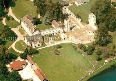 Lyons-la-Foret Abbaye de Mortemer vue aerienne