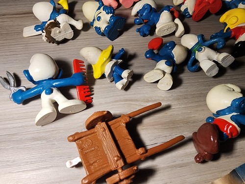 VTG Smurfs Peyo Schleich Assorted Lot of 17 Figures 70s/80s Accessories MUSHROOM - Picture 23 of 24