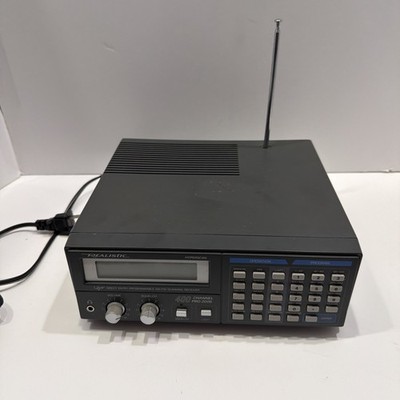 Realistic Hyperscan 20-145A PRO-2006 400-Channel Programmable Scanner Powers On
