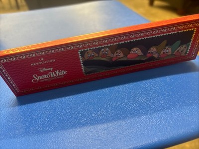 I Heart Revolution Disney Snow White & The Seven Dwarfs Eyeshadow Palette Pics
