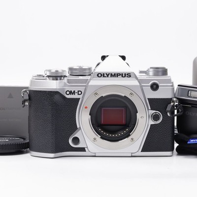 OLYMPUS OM-D E-M5 Mark III Silver Body (Shutter Count:7513) [Top Mint] #7491V