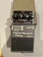 BOSS RV-3 Digital Reverb Delay Guitar Effects Pedal Pink Label 