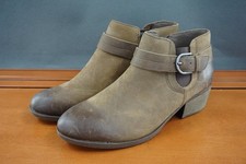 Clarks Charlten Rae Boots Womens 9 US Brown Mushroom Ankle Booties Zip Buckle