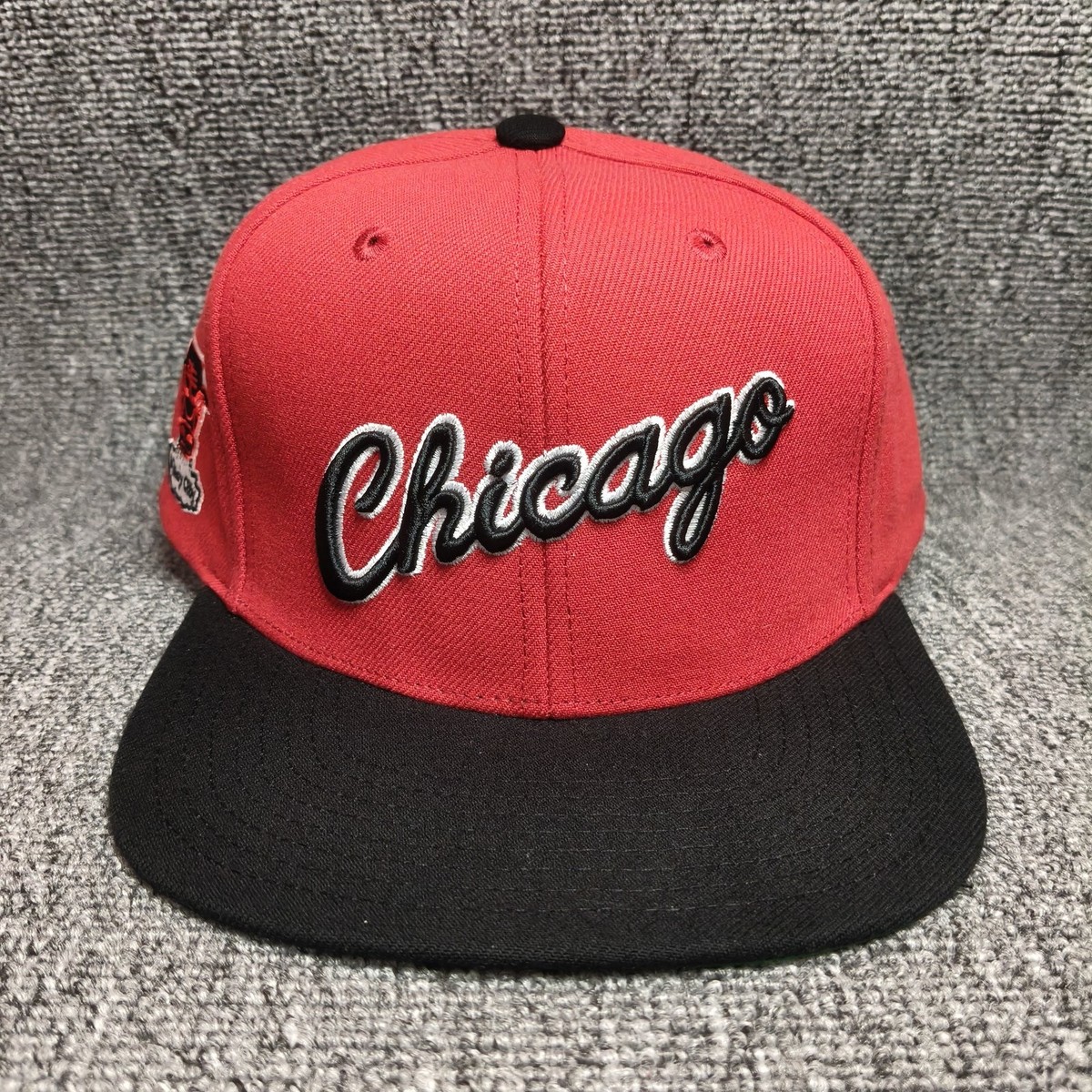 Mitchell & Ness Chicago Bulls NBA Snapback Hat Red Black Windy City Cap