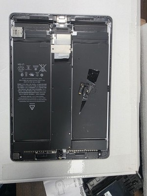 iPad Pro 10.5 A1709 256GB Gray Cellular Great Housing And Battery *read*