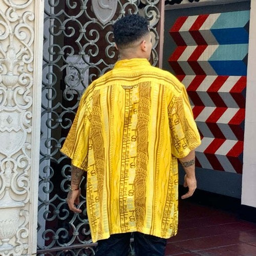 Camisa para hombre Pelle Pelle dorada con botones nueva con etiquetas - Imagen 4 de 5