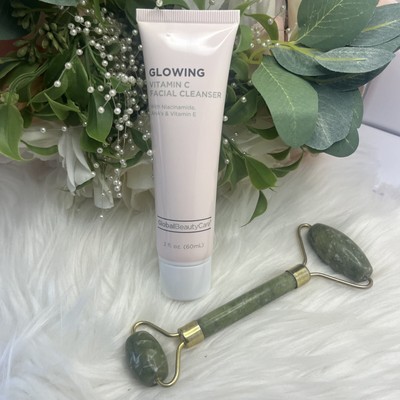 Global Glowing Vit C Facial Cleanser Niacinamide, AHA & Vit E 2fl & Face Roller.