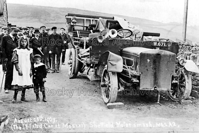 kbb-24 Motor Car Smash, Moscar, Sheffield, Yorkshire. Foto