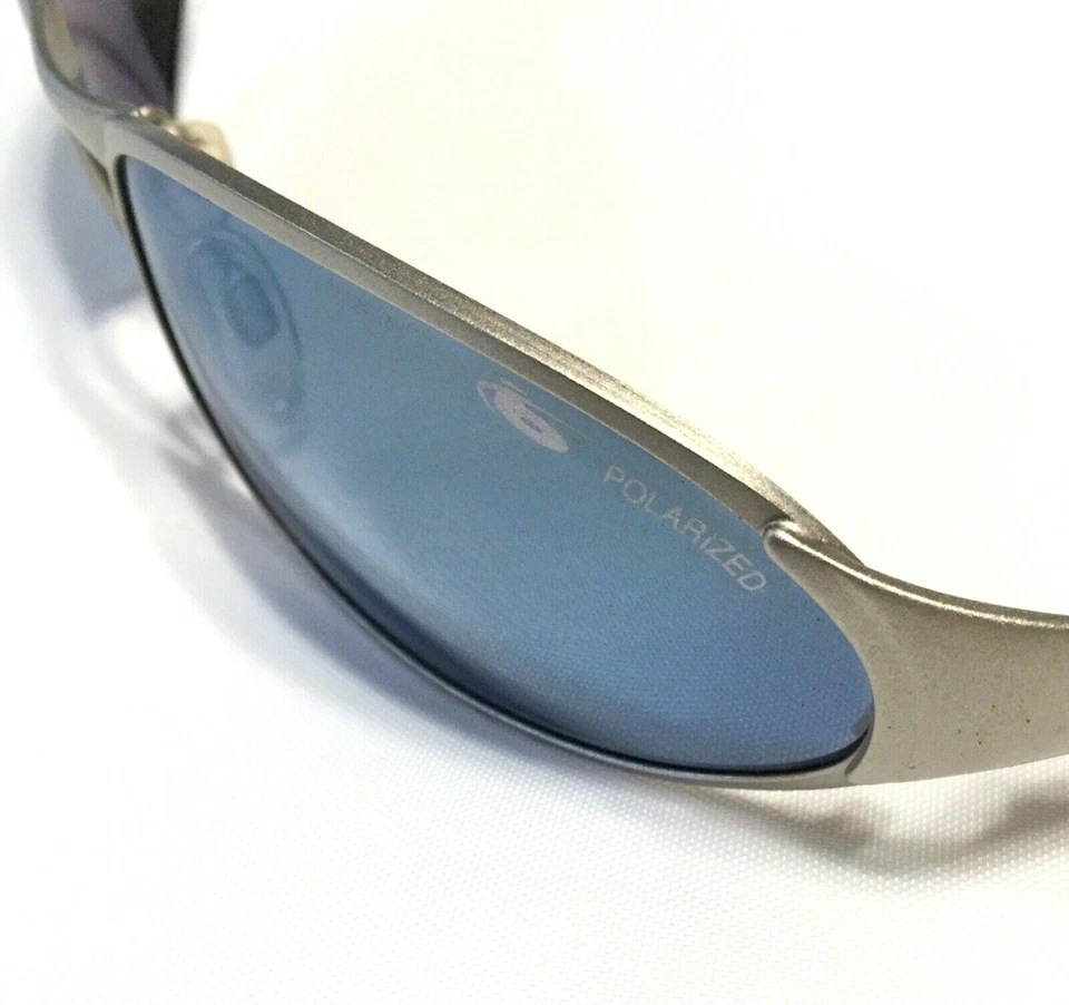 GAFAS DE SOL BOLLE VANADIUM 2.0 Plateadas Mate con Lentes Polarizadas Espejo Azul Italia Foto 4 de 4