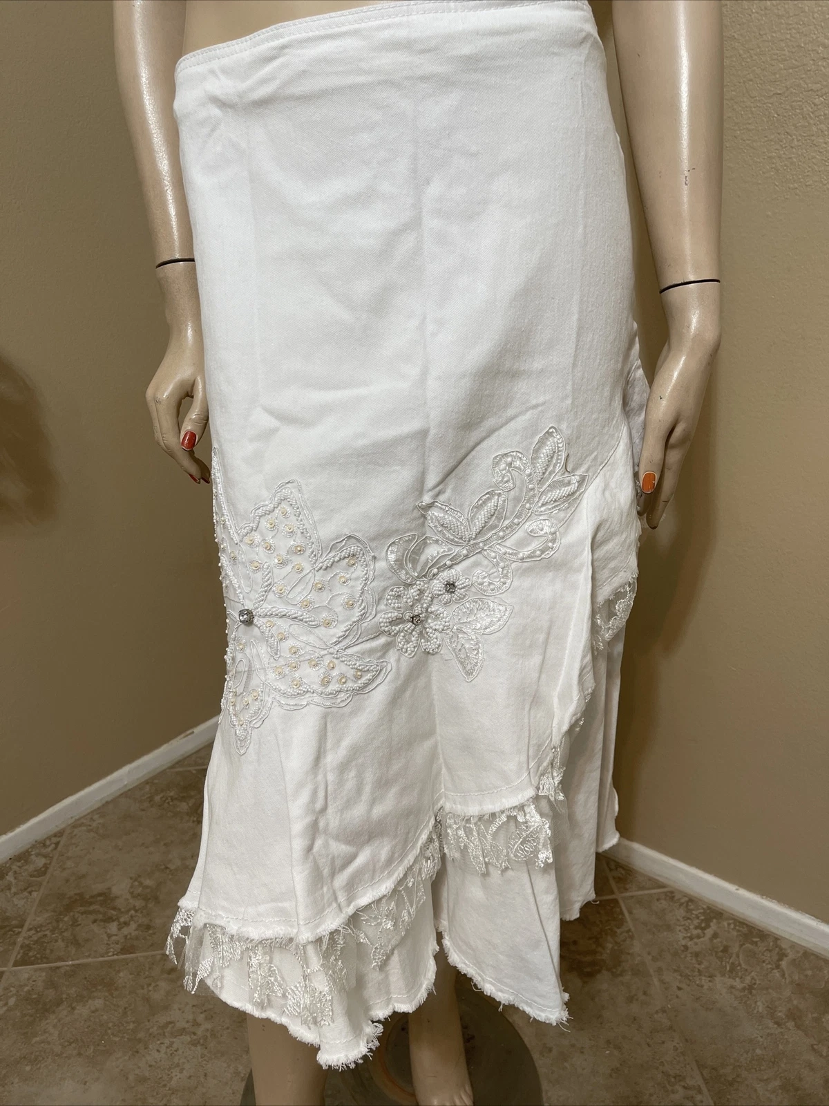 Women’s White Denim Cotton Casual Beaded Embroidered Boho Size M(6-8) Skirt 3262
Opens in a new wind