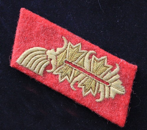 GERMAN WORLD WAR II ARMY HEER GENERAL OFFICER COLLAR TAB – SINGLE – GOLD BULLION