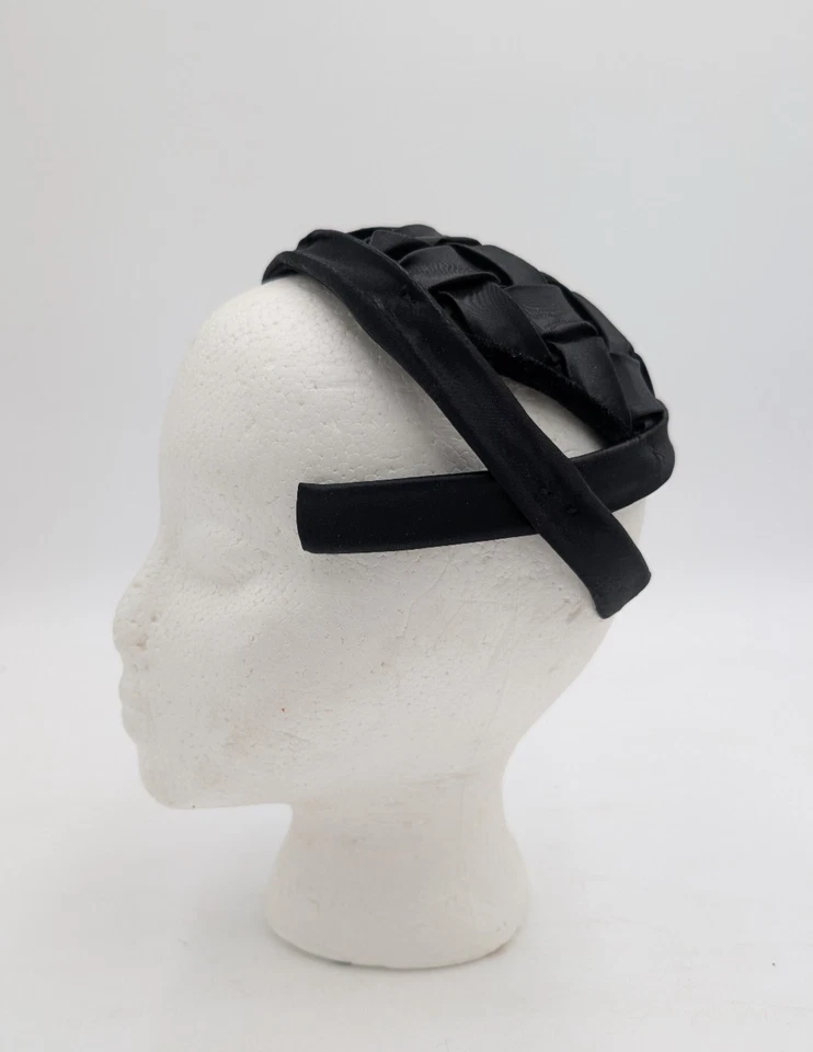Medio sombrero para mujer vintage años 50 60 negro satinado tejido MCM Foto 2 de 4