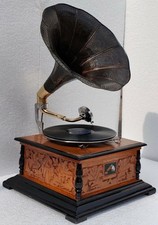 Antique gramophone - fully functional phonograph with hand crank, vintage record