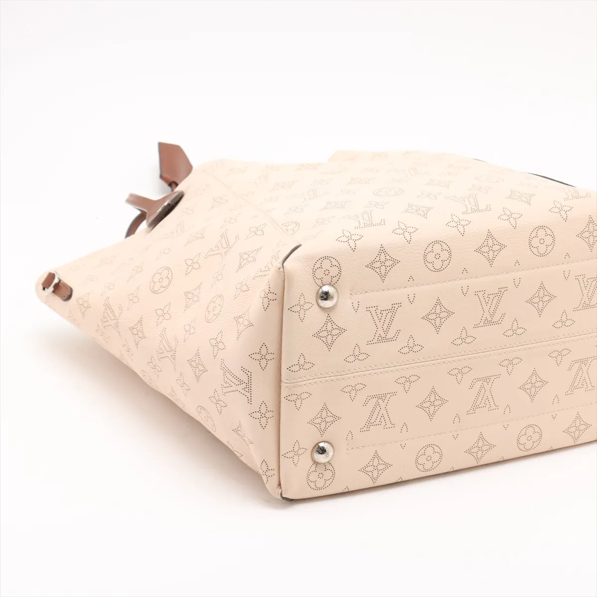 Louis Vuitton Mahina Hina MM M55552 Beige thumbnail 4