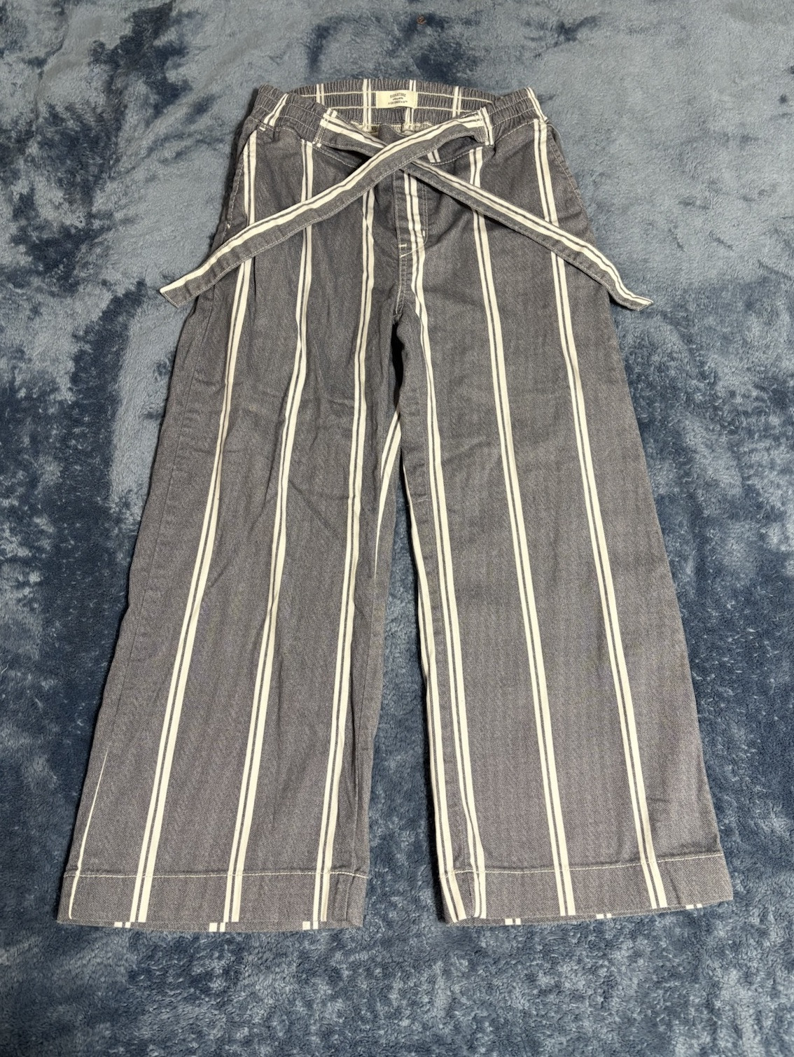 Women’s Signature Levi’s Cotton Striped Blue & White Wide Leg Crop Pants, Size 4