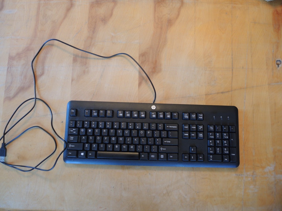 HP Pavilions3220jp本体・モニター・キーボード HP Pavilions3220jp本体・モニター・キーボード