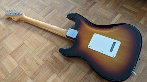 2009 FENDER CLASSIC PLAYER 60'S STRATOCASTER, 3 TONE SUNBURST, LOVELY CONDITION - Picture 6 of 10