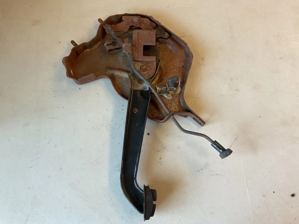1988 FORD F150 FOOT OPERATED PARKING BRAKE ASSEMBLY Foto 2 de 2