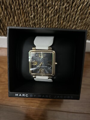 Marc Jacobs Vic MJ1440 Black Dial Leather Strap Watch Marc Jacobs | Accessories | Marc Jacobs Vic Mj44 Black Dial  main image 4