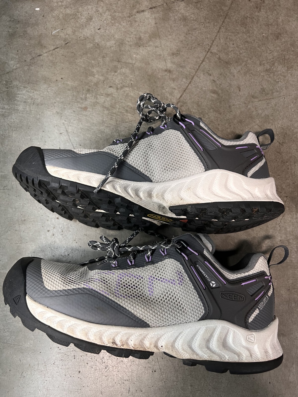 KEEN NXIS scarpa da trail impermeabile da donna US 9 5 EU 40 grigio e viola escursionismo