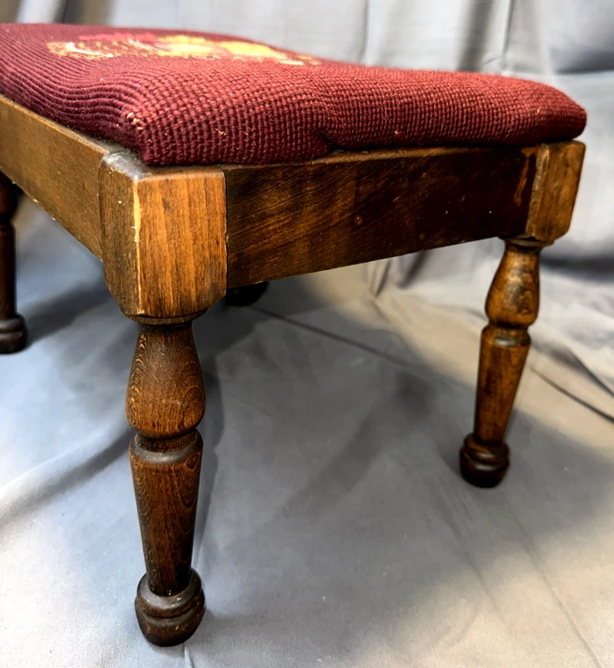 De colección Punto de Cruz Granate Floral Reposapiés Taburete Flor Pequeño 14x10x10 Pulgadas Foto 4 de 4