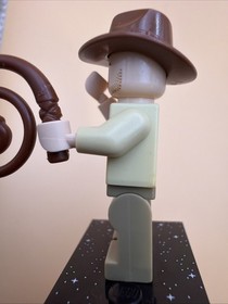 LEGO Indiana Jones Mini Figure 7199 Open Shirt Open Mouth Grin Temple of Doom