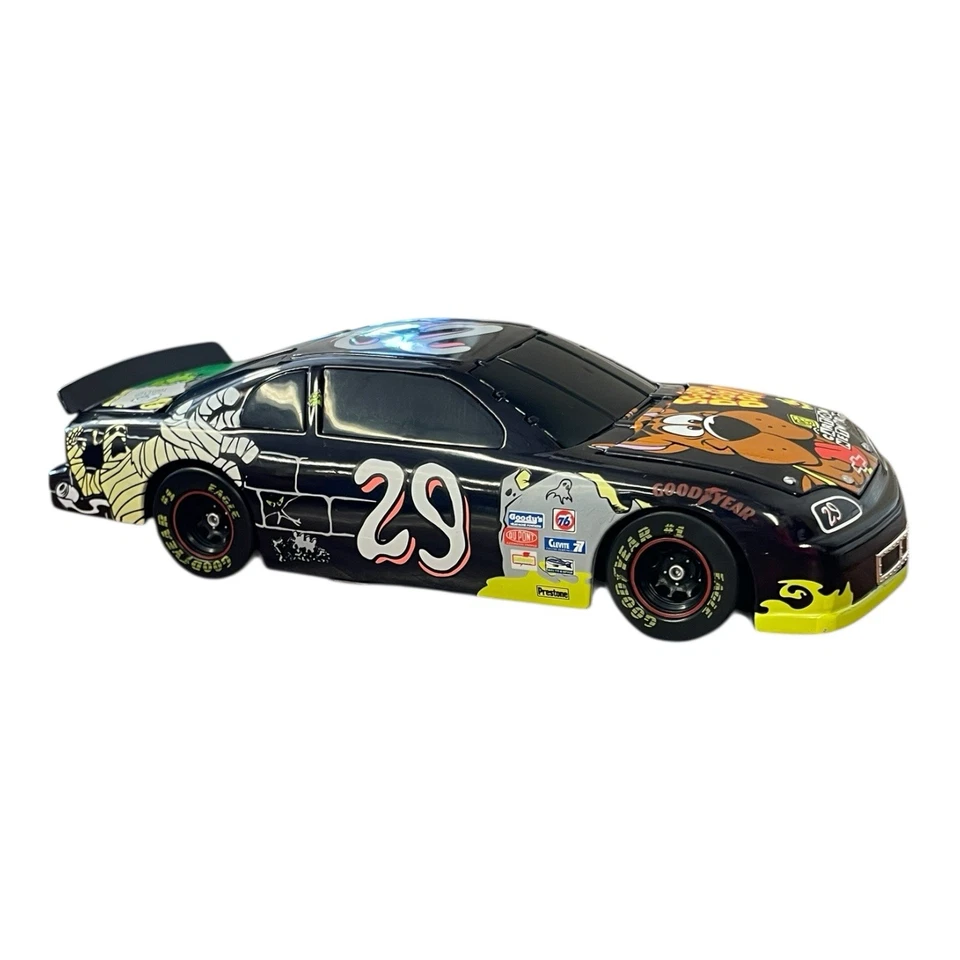 Banco fundido a presión Scooby Doo #29 1996 Monte Carlo Racing coleccionables escala 1:24 Foto 3 de 4