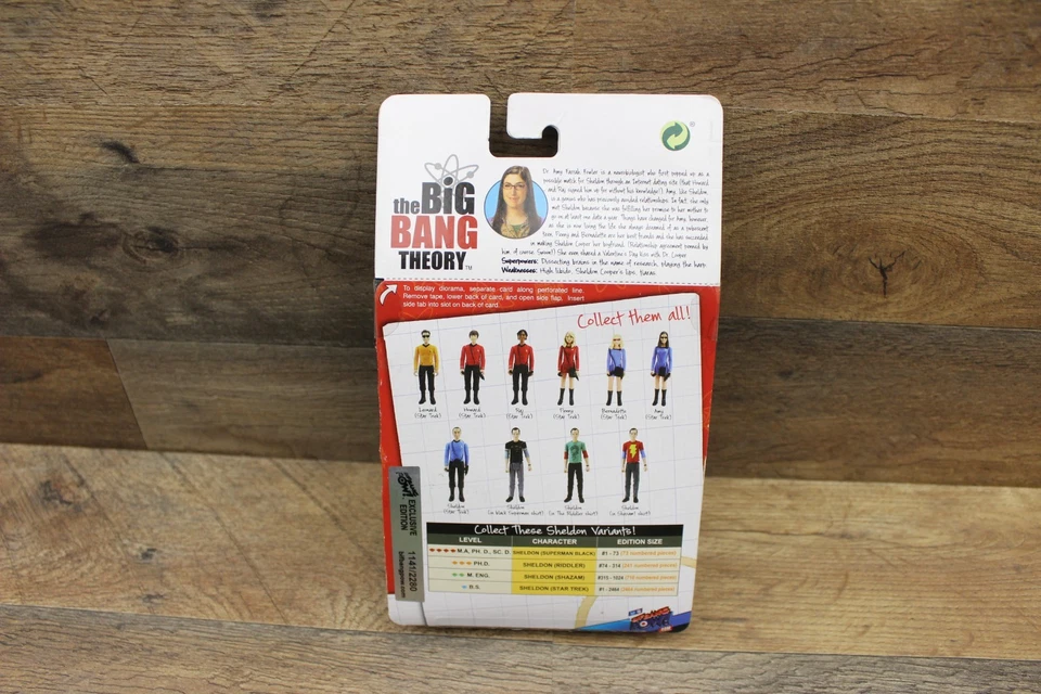 Figura de acción exclusiva de la Convención Big Bang Theory Amy Star Trek Outfit Foto 2 de 3