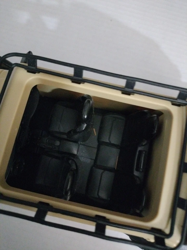 Jurassic World Jeep Gladiator R/C Vehículo Jeep Solo Sin Cubierta de Batería *Ver* Foto 4 de 4