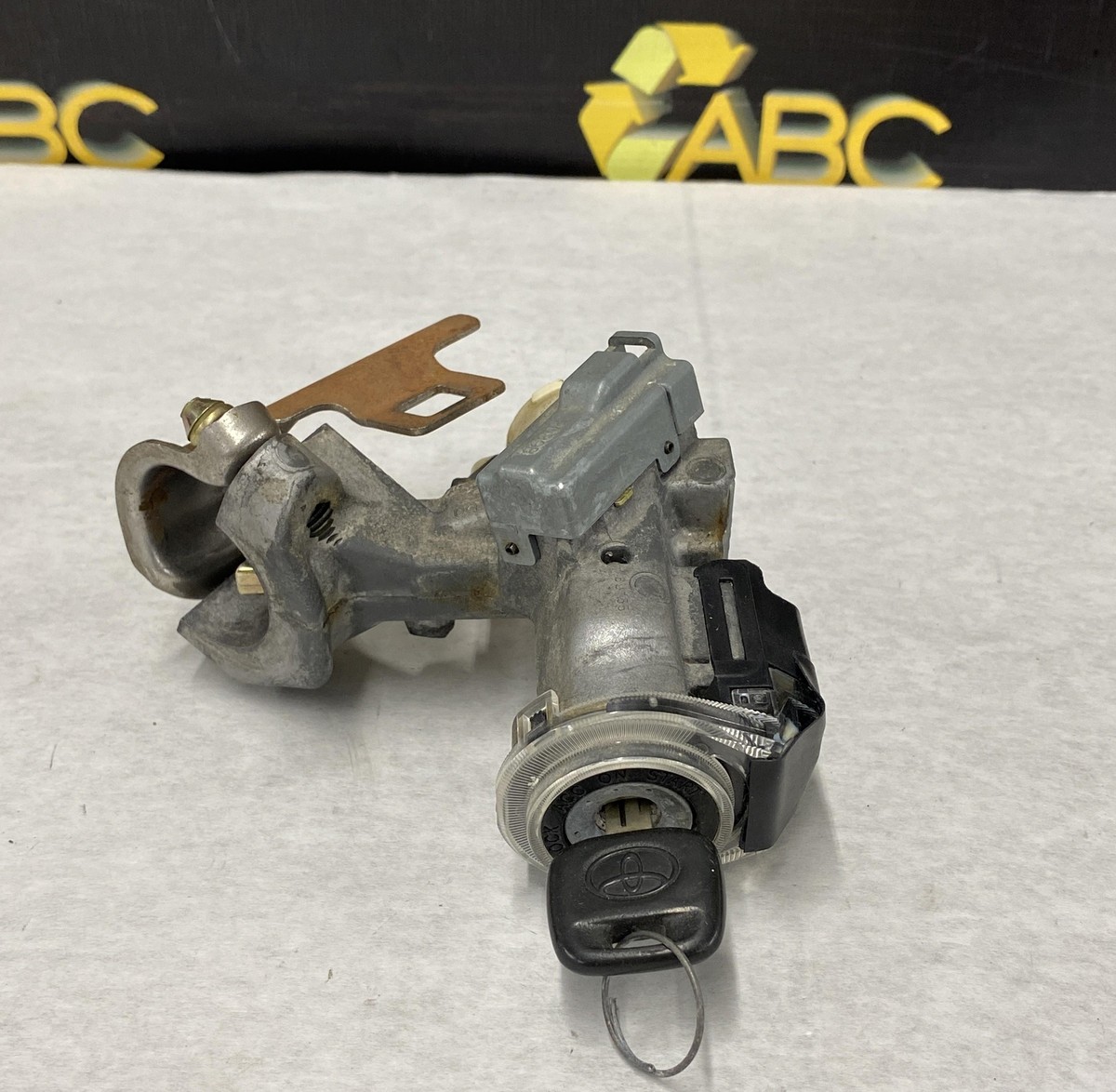 未使用　鍵　CAMRY OEM 2018-2022 TOYOTA CAMRY KEYLESS REMOTE KEY FOB FLIP KEY UNCUT