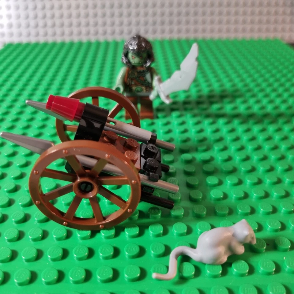 LEGO Castle: Troll Warrior (5618) - 100% Complete - Image 3 of 4