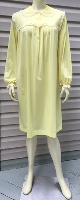 Custom Made VINTAGE NYLON NIGHTGOWN  YELLOW W/White Lace Sz M/L Buttons Collar