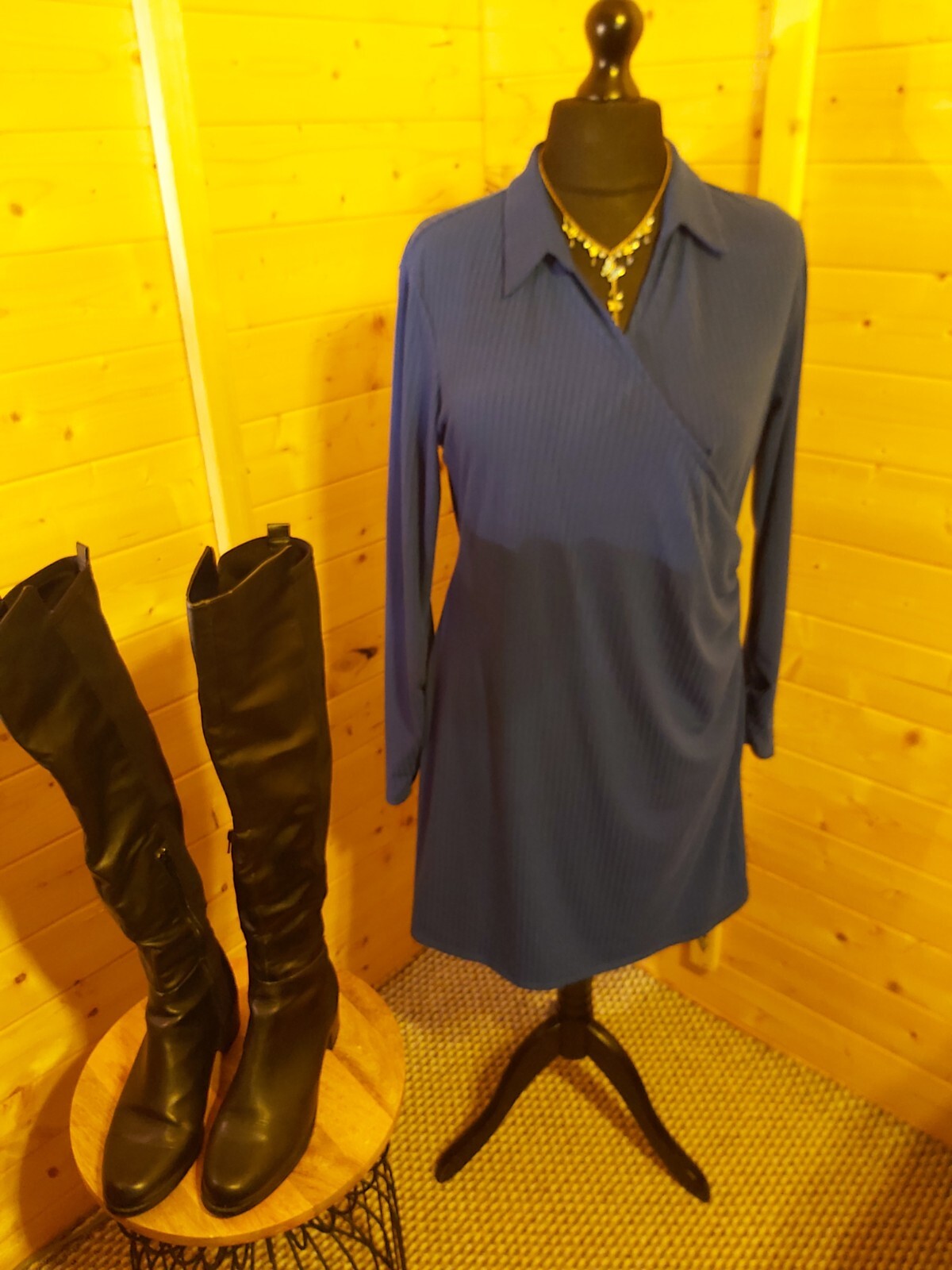 Ladies Plus Size New Look Ribbed Collared Wrap Midi Dress..Size 18