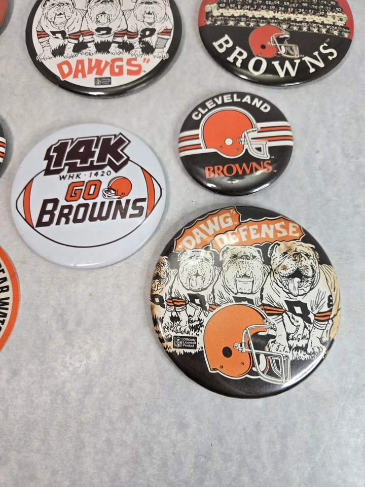 Винтажные кнопки на спине Cleveland Browns & Indians лот из 11 булавок и 1 наклейки - Изображение 2 из 4