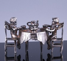 FINE ANTIQUE c1900 STERLING SILVER CHERUBS HAVING LUNCH TEA MINIATURE FIGURES