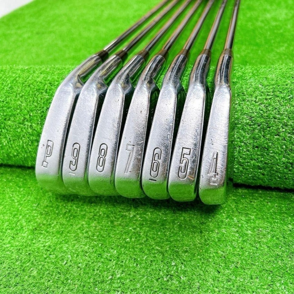 Set De Fers De Golf Cleveland CG 1 TOUR - 8 Pièces (3 à PW), Droitier, Manche Rigide S300, Occasion Avec Traces D'usure