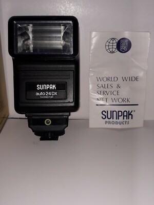 Elektronenblitzlicht für Nikon. Sunpak Thyristor Auto 24DX Tokyo Japan.