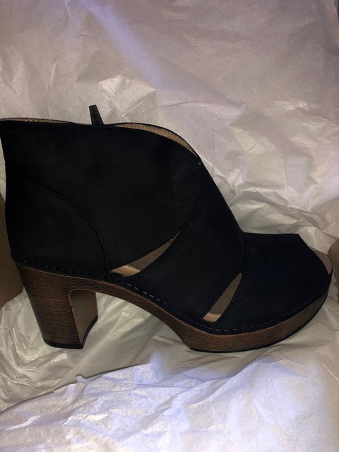 dansko delphina size 39