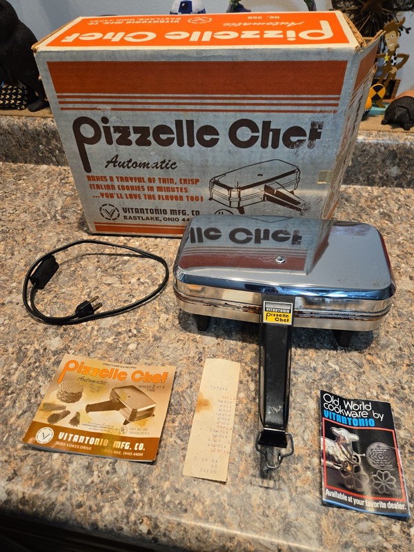 Vitantonio Automatic Pizzelle Chef Model 300A Italian Cookie Maker - Working!