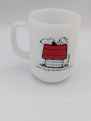 Vintage 1958 Anchor Hocking Fire King Milk Glass Peanuts Snoopy Mug Coffee Cup