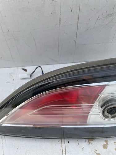 MAZDA 3 LUZ TRASERA DERECHA LADO CONDUCTOR INTERIOR 5 PUERTAS HATCHBACK BBN7513F0 - Imagen 3 de 10