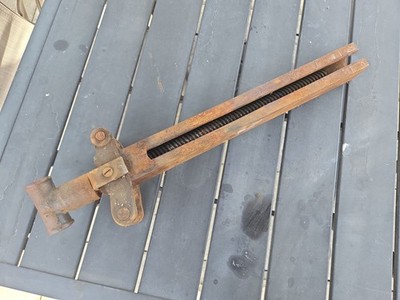 Antique G.M. YOST 1908 Emmerts Turtleback Pattern Maker Vise Back Jaws Parts