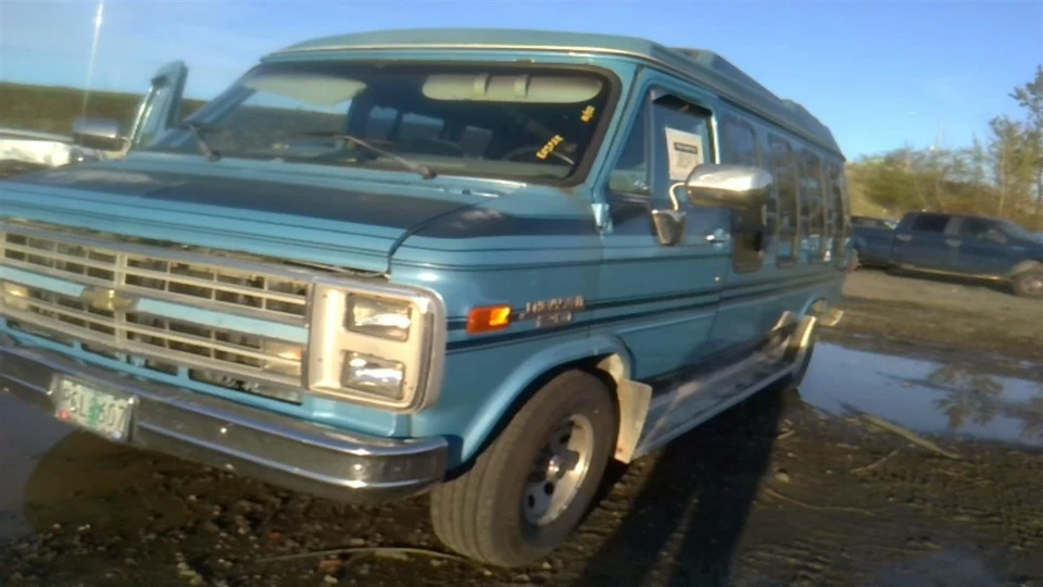 Marcador lateral de esquina/luz de estacionamiento montado en guardabarros para camioneta Chevrolet 30 85-96 Foto 4 de 4