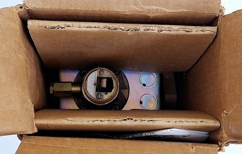 ITT Mcdonnell & Miller FS7-4D / 119750 Flow Switch 1- ¼ NPT - Picture 3 of 12