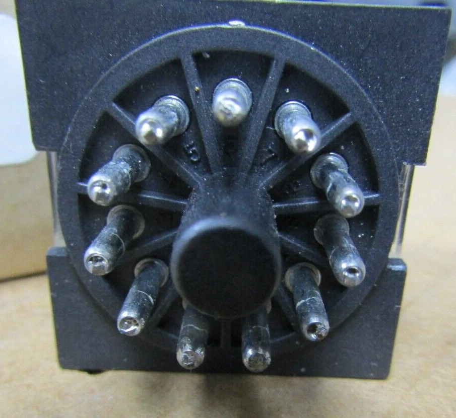 ✌️NEW LINE ELECTRIC MKHLM3C24VAC 11 PIN RELAY 10 AMP 250 VAC COIL 24VAC - Image 3 of 4