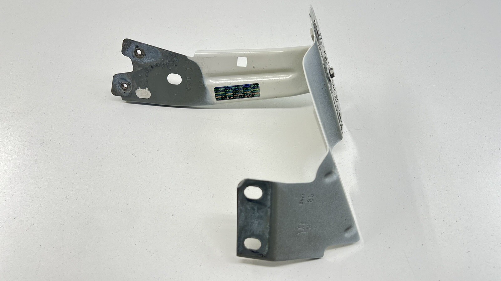 14-23 MASERATI GHIBLI PASSENGER RIGHT FRONT FENDER BRACKET SUPPORT MOUNT OEM