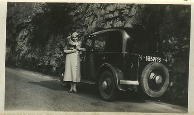 ALTES FOTO - VINTAGE SNAPSHOT - AUTO TACOT DAMENMODE - CAR WOMAN FASHION